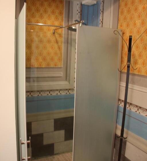 חדר סופריור, Macaron Konagi