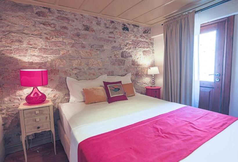 סוויטה משפחתית, Macaron Konagi