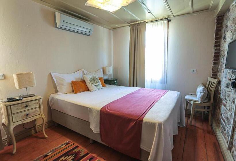 סוויטה משפחתית, Macaron Konagi