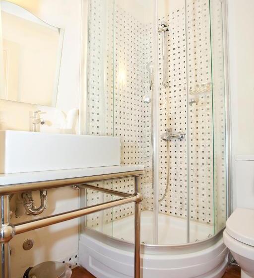 סוויטה משפחתית, Macaron Konagi