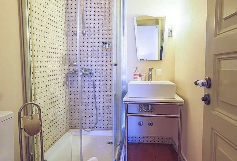 חדר סטנדרט, Macaron Konagi