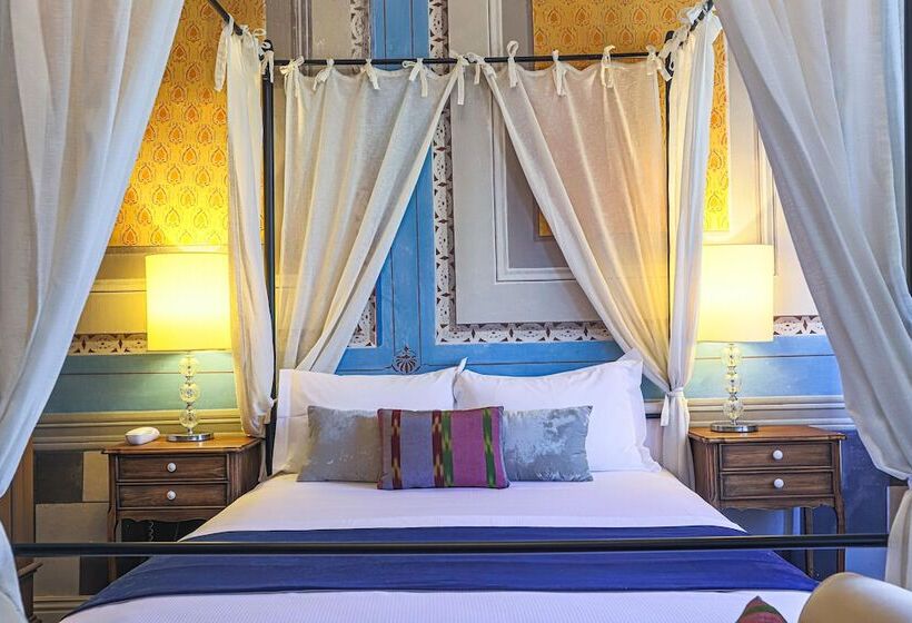 חדר סופריור, Macaron Konagi