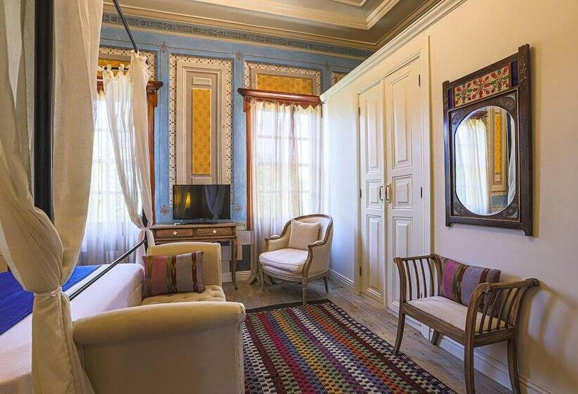 חדר סופריור, Macaron Konagi