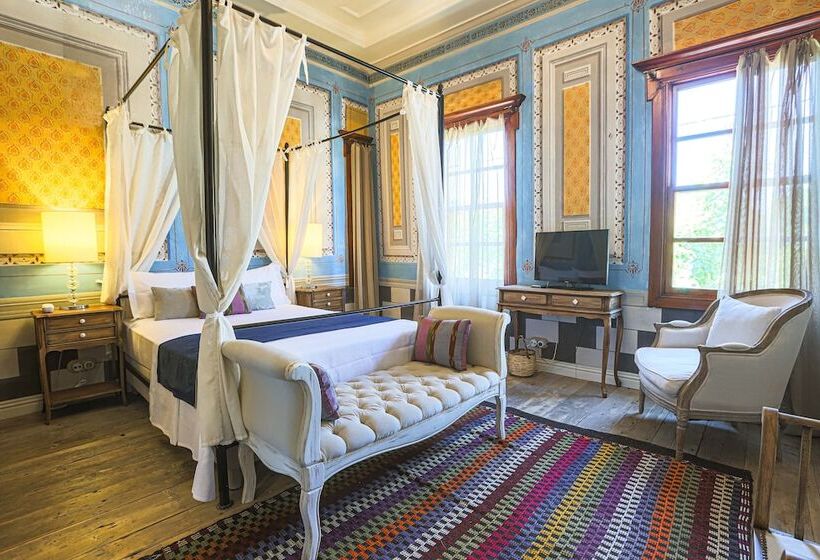 חדר סופריור, Macaron Konagi