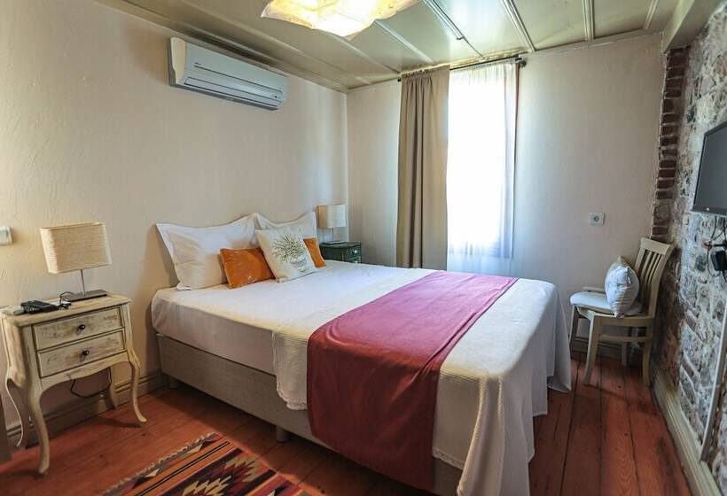 סוויטה משפחתית, Macaron Konagi