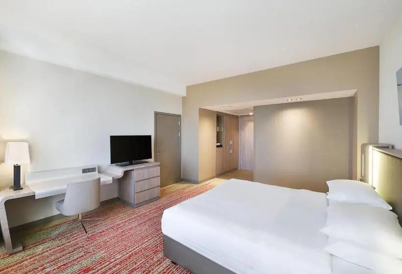 اتاق لوکس با تخت بزرگ, Park Mall Hotel & Conference Center