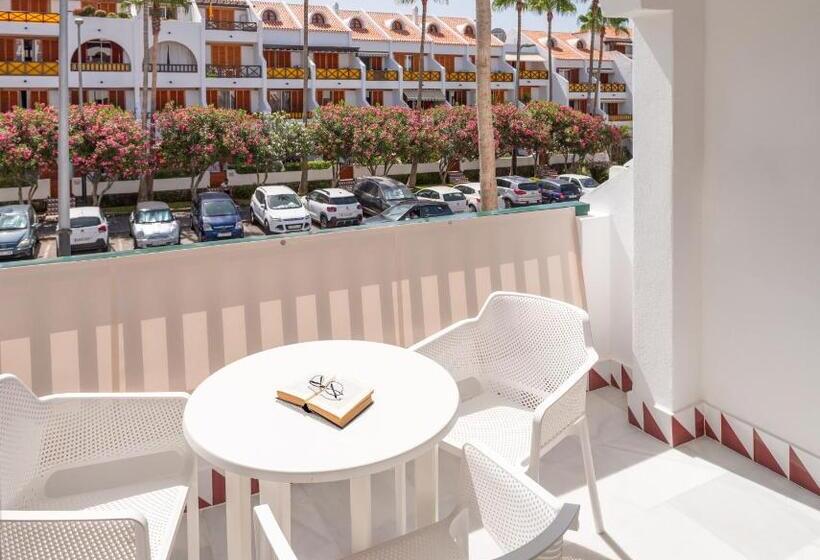 Студия Superior, Parque Santiago IV Official