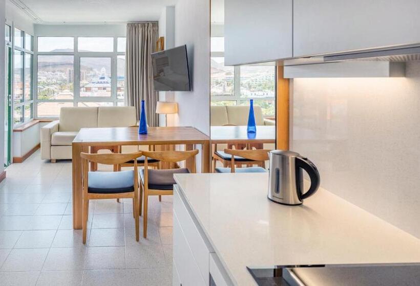 Студия Superior, Parque Santiago IV Official