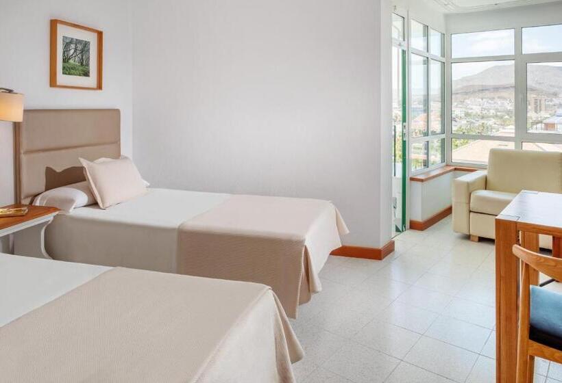 Студия Superior, Parque Santiago IV Official