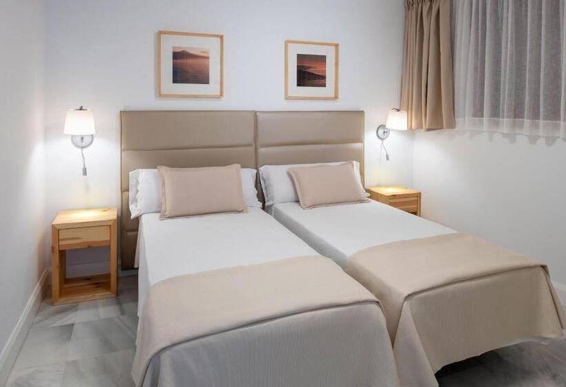 Superior 2-bedroom flat with sea view, Parque Santiago IV Official