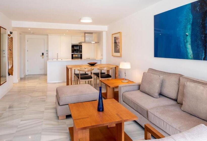 Superior 2-bedroom flat with sea view, Parque Santiago IV Official