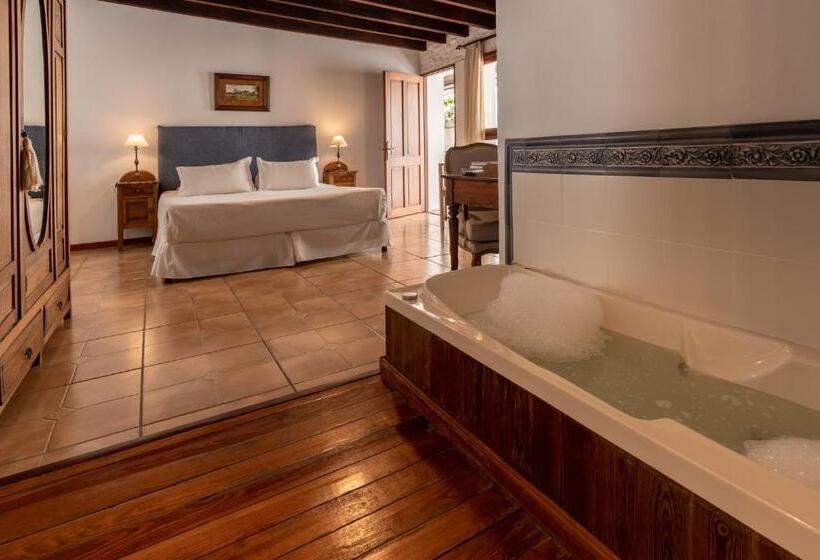 Quarto Deluxe com Hidromassagem, Posada Manuel Lobo
