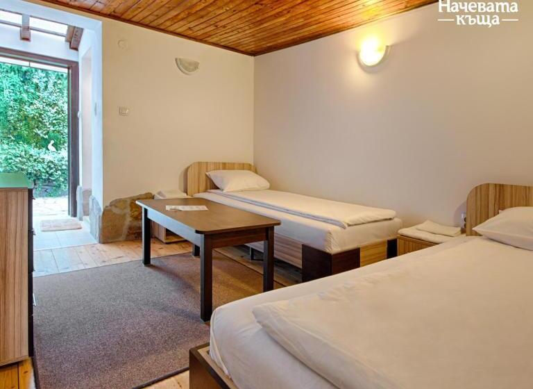جناح, Guest House Nachevata Kashta