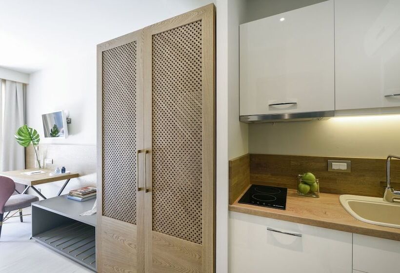 디럭스 스위트, Serenity Suites