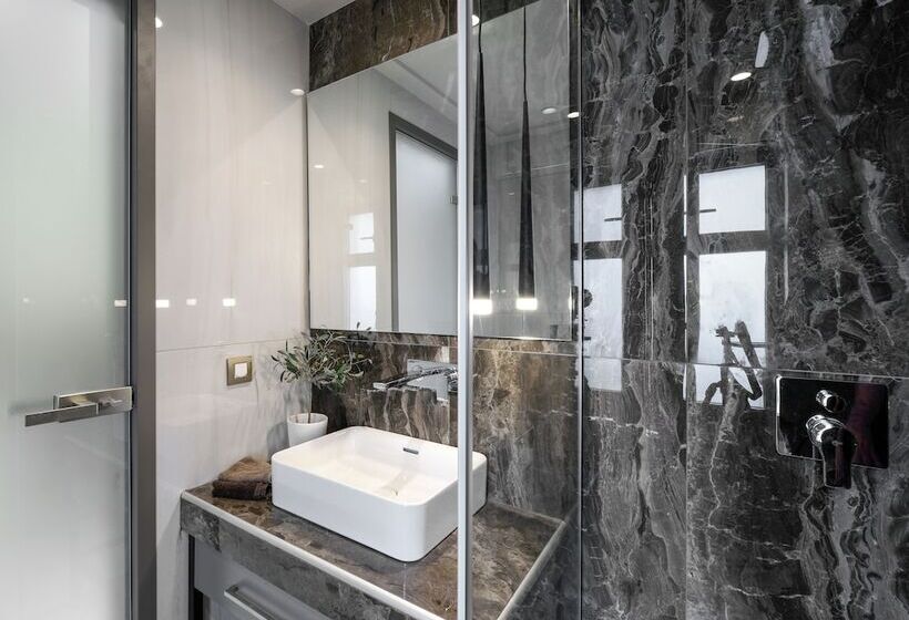 디럭스 스위트, Serenity Suites