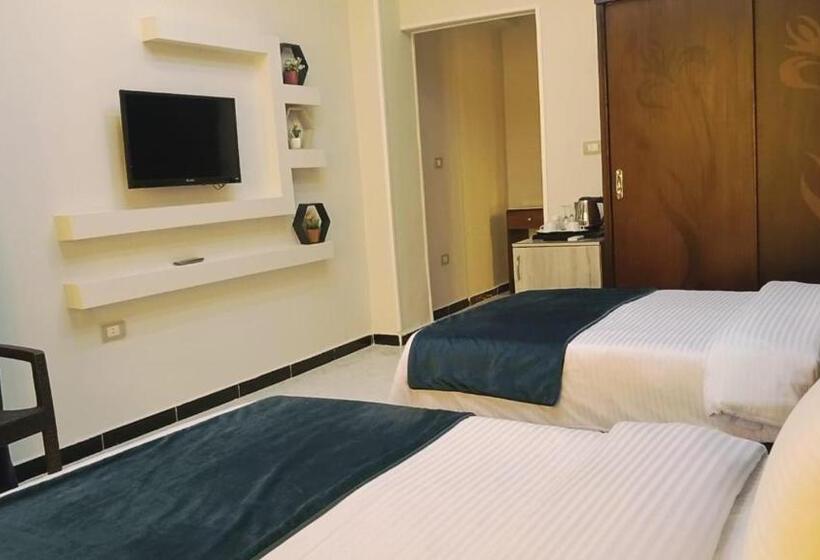 اتاق استاندارد با چشم‌انداز دریا, Fanara Apartments Armed Forces