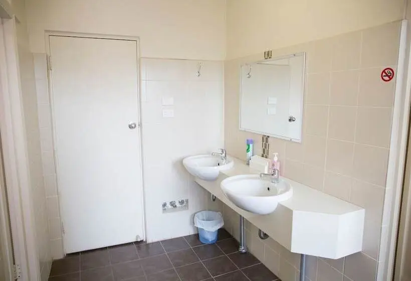 バス共有のスタンダードルーム, Royal Hotel Wyong