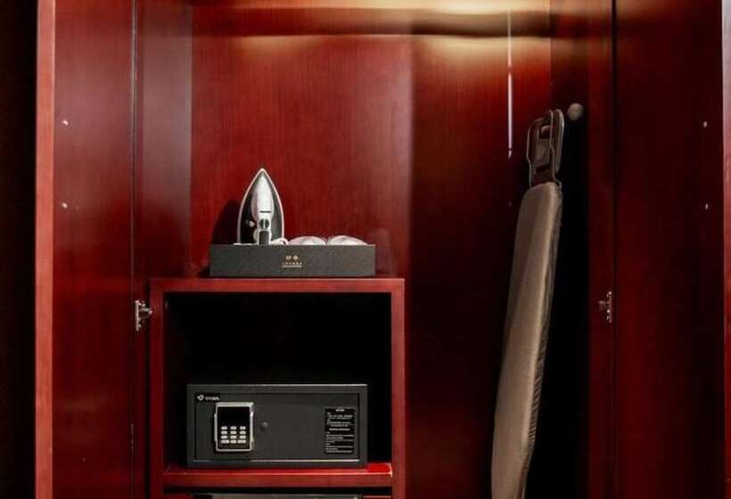 デラックススイート, Yun Zen Jinling Acrobatics