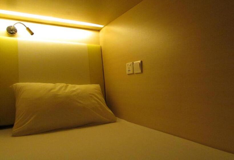 اتاق استاندارد یک نفره, The Bohemian