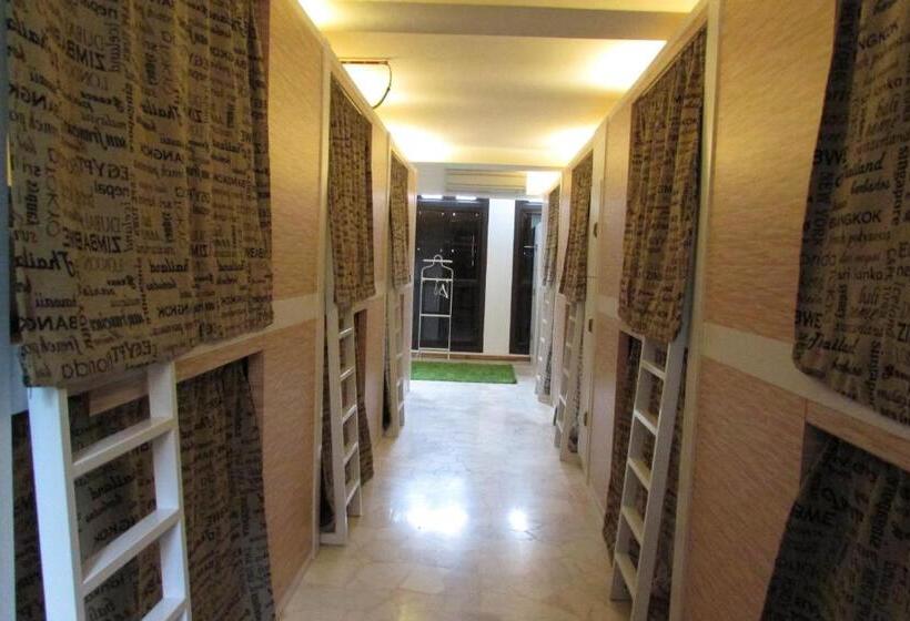 اتاق استاندارد یک نفره, The Bohemian