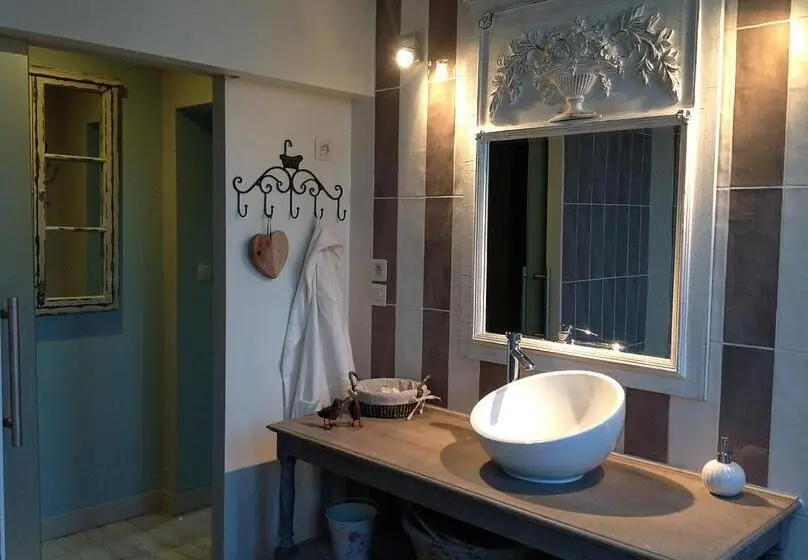 Deluxe-huone, La Roseraie