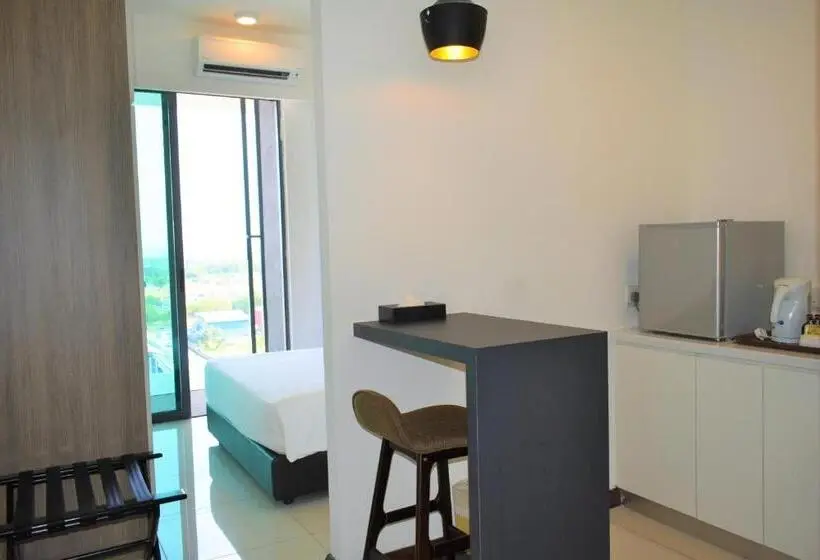 スタンダードスタジオ, D Wharf Hotel & Serviced Residence