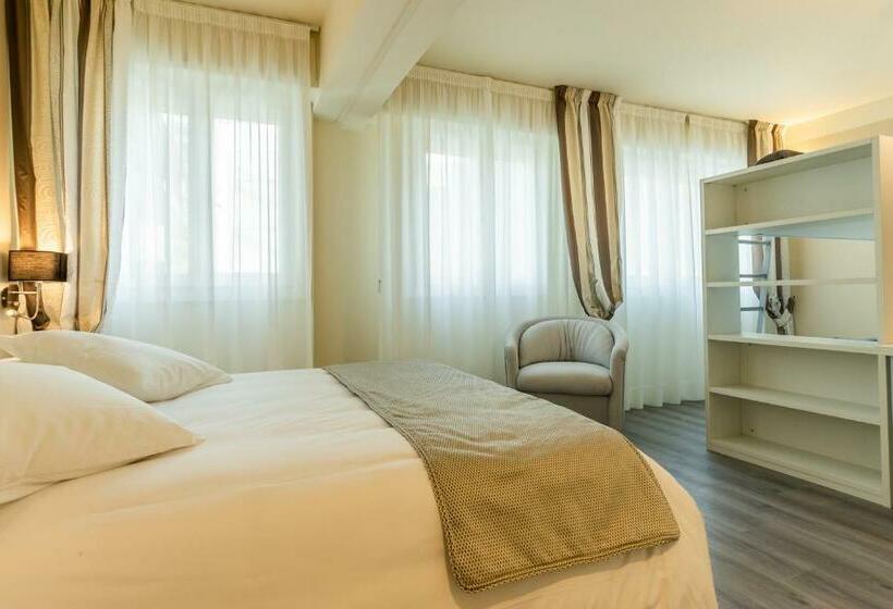 Chambre Familiale Supérieure, La Dolce Vita