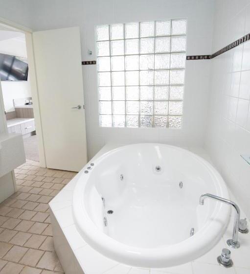 اتاق لوکس با تخت بزرگ, Rockpool Motor Inn