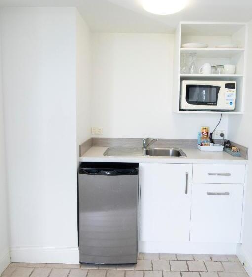 اتاق لوکس با تخت بزرگ, Rockpool Motor Inn