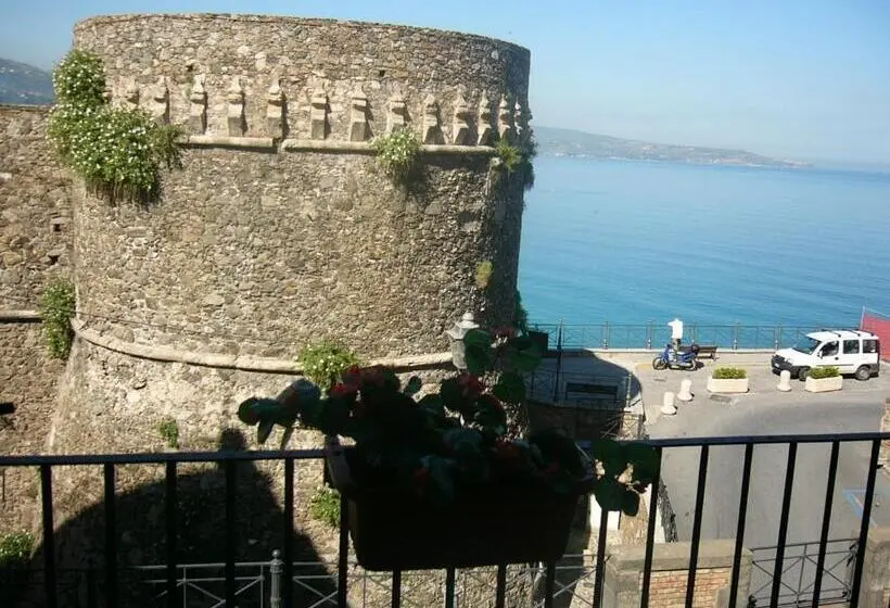 اتاق لوکس با چشمانداز دریا, Murat Guesthouse