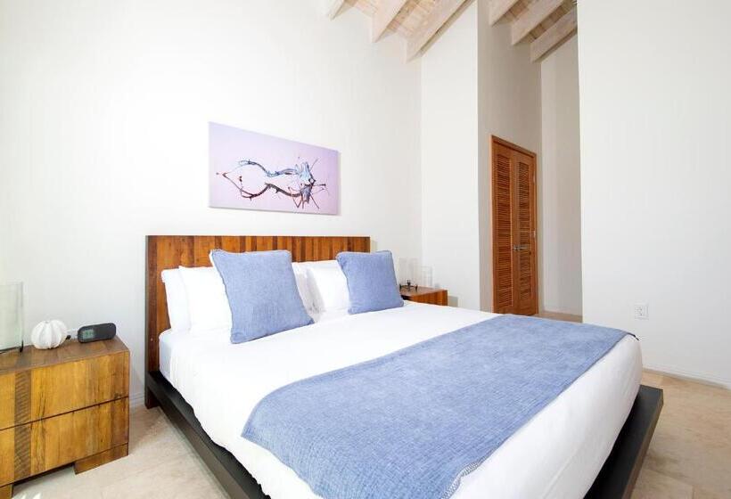 スイート, Sailrock South Caicos   Island Hop Flight Included