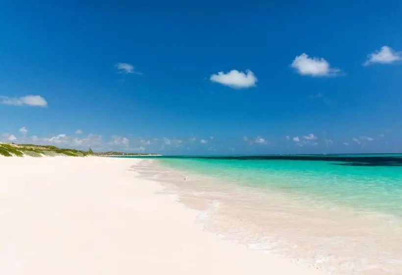 ویلای 4 خوابه, Sailrock South Caicos   Island Hop Flight Included
