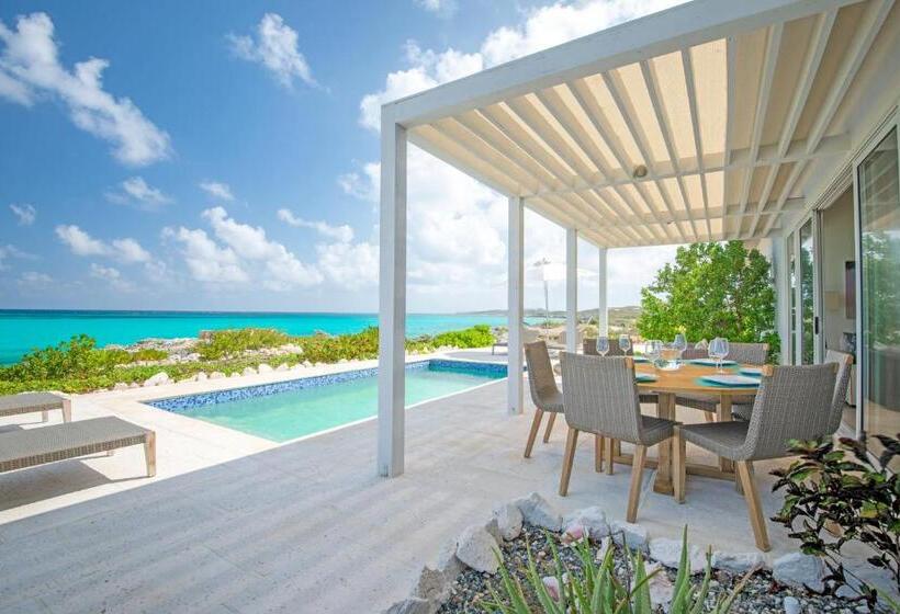 スイート, Sailrock South Caicos   Island Hop Flight Included