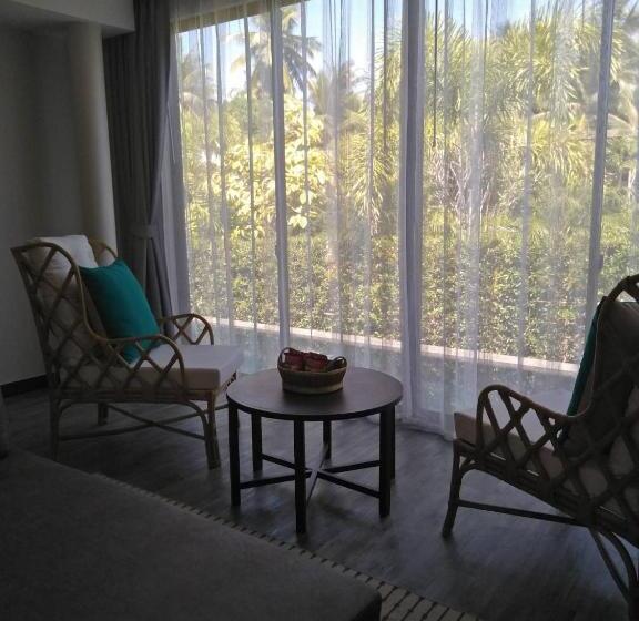 Quarto Familiar Vista Jardim, Tungtong Beach Villas