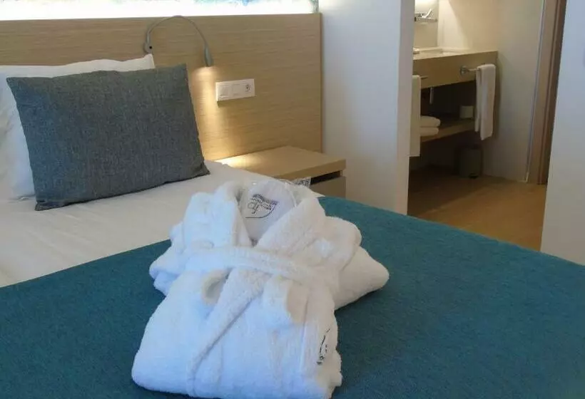 سوییت جونیور با چشمانداز دریا, Aparthotel Fontanellas Playa