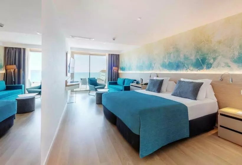 سوییت جونیور با چشمانداز دریا, Aparthotel Fontanellas Playa