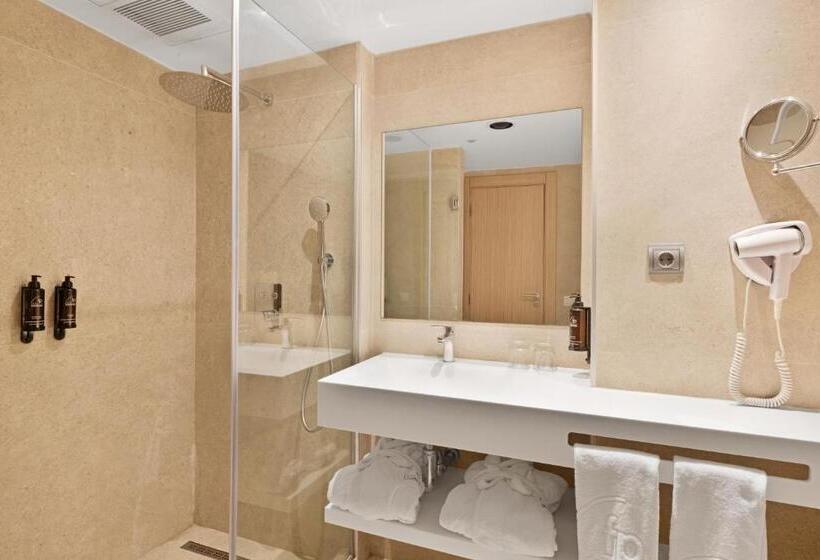 شقة سوبيريور غرفة نوم واحدة مطلّة علي البحر, Aparthotel Fontanellas Playa