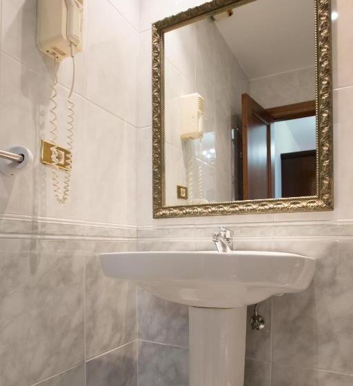 套房, Casa España