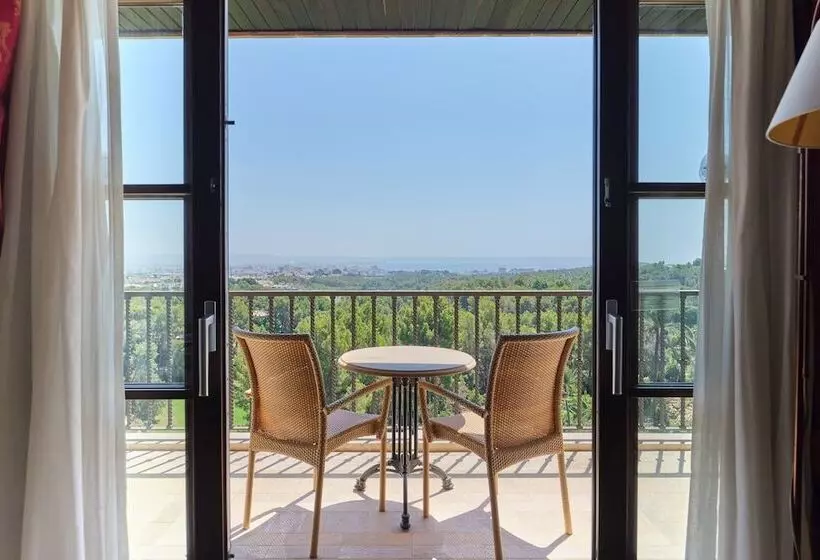 اتاق استاندارد با تخت دوبل و چشم‌انداز, Castillo Hotel Son Vida, A Luxury Collection Hotel, Mallorca   Adults Only
