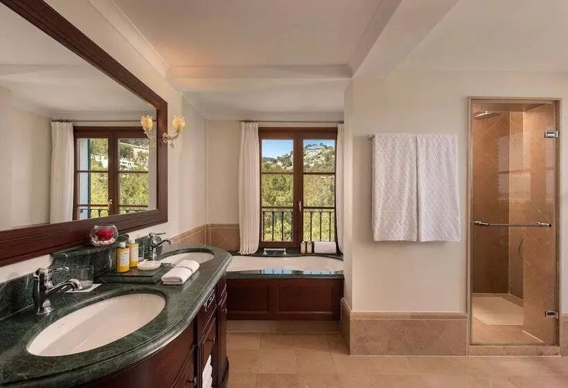 Deluxe Suite Sea View, Castillo Hotel Son Vida, A Luxury Collection Hotel, Mallorca   Adults Only