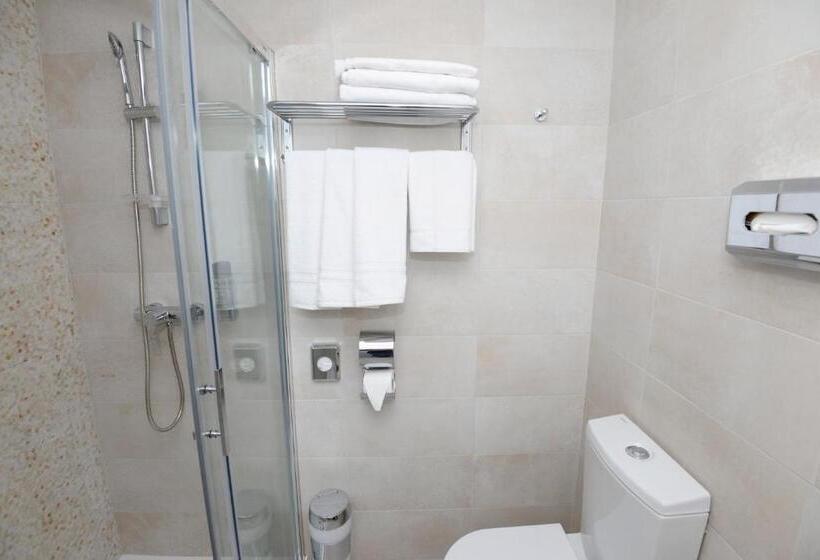 标准单人间, Chevy & Suites