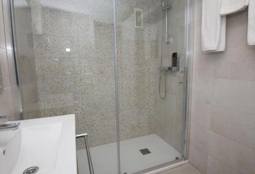 标准单人间, Chevy & Suites