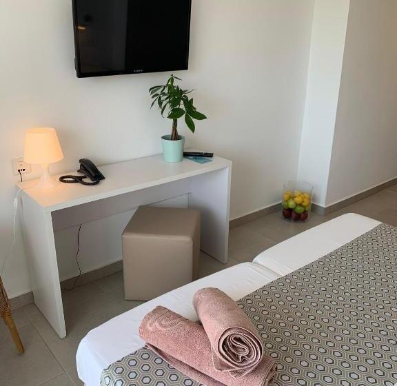 标准三人间, Chevy & Suites