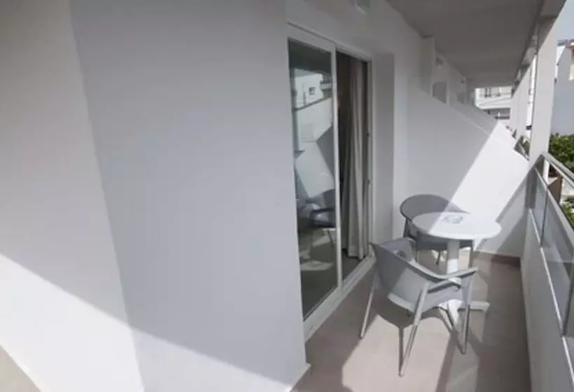 Chambre Standard avec Balcon, Chevy & Suites