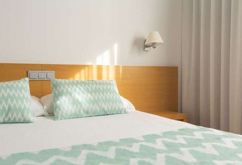 带泳池观景的豪华房, Daniya Alicante