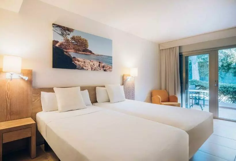 اتاق استاندارد با چشم‌انداز باغ, Iberostar Waves Pinos Park