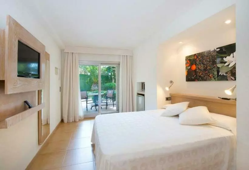 اتاق استاندارد با چشم‌انداز باغ, Iberostar Waves Pinos Park