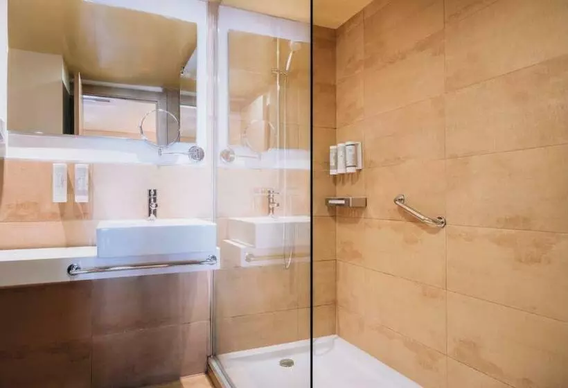 اتاق استاندارد با چشم‌انداز باغ, Iberostar Waves Pinos Park