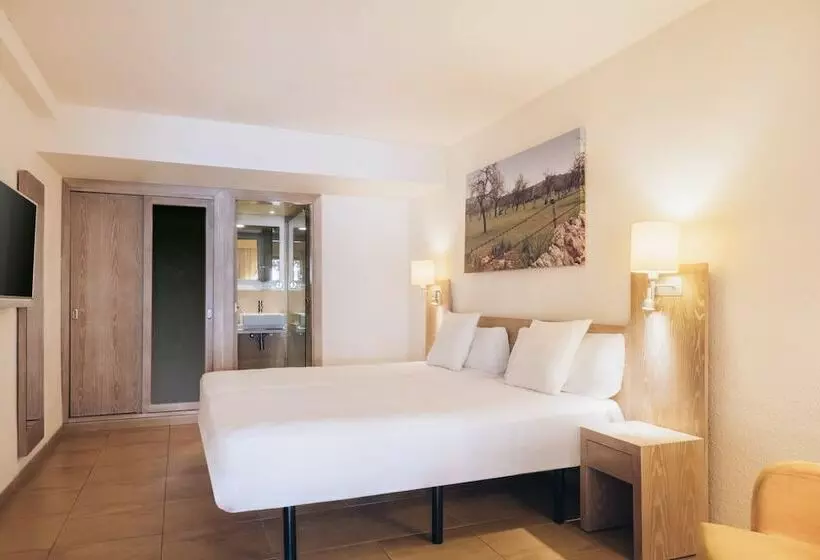 اتاق استاندارد با چشم‌انداز باغ, Iberostar Waves Pinos Park