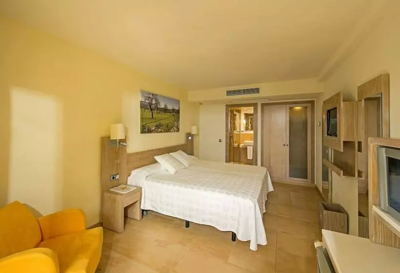 اتاق استاندارد با چشم‌انداز باغ, Iberostar Waves Pinos Park